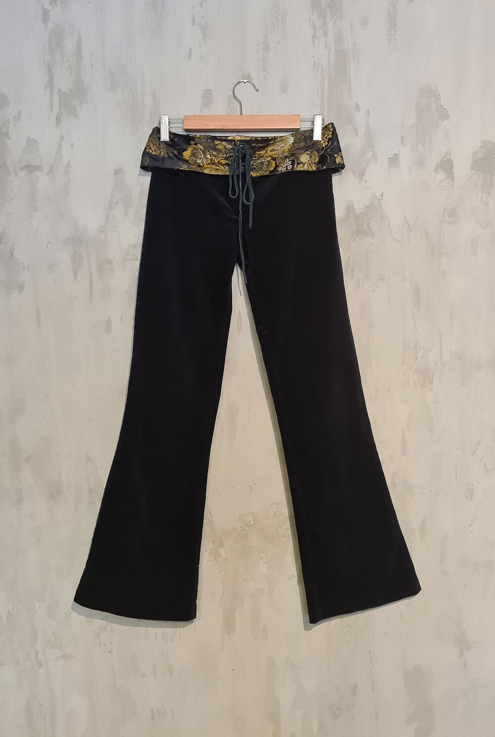Pantalón de pana negro