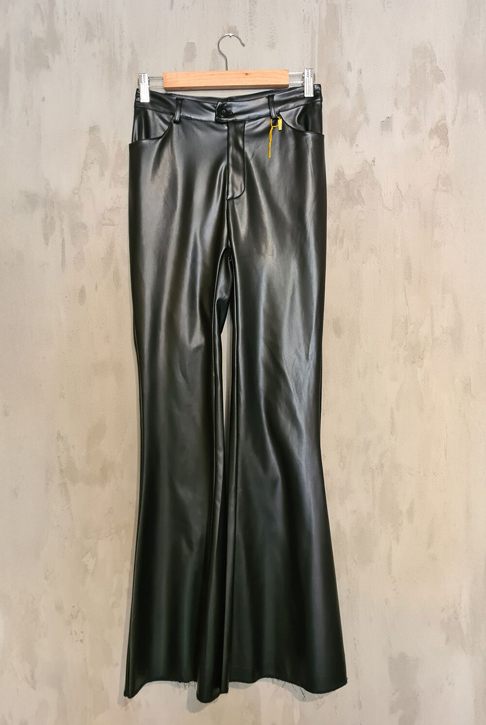 Pantalón sintético negro Talla 6