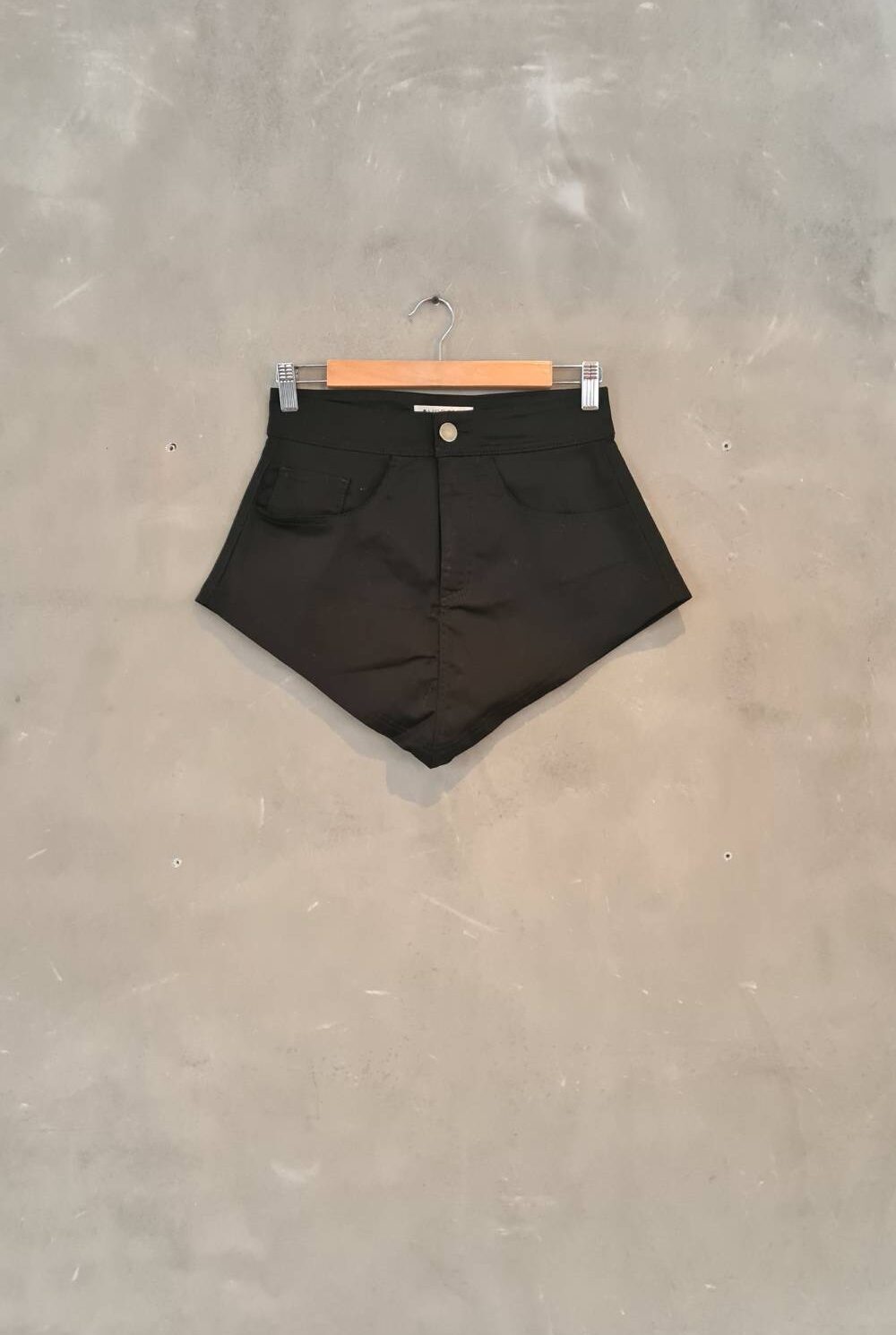 Falda negra corta AMODOMIO Talla 6