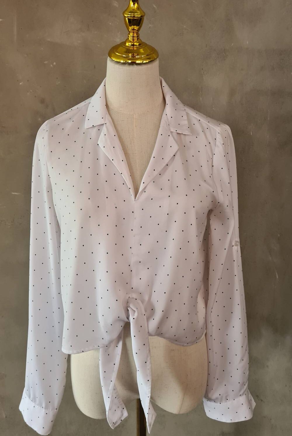 Blusa blanca con puntos BCBGENERATION Talla XS