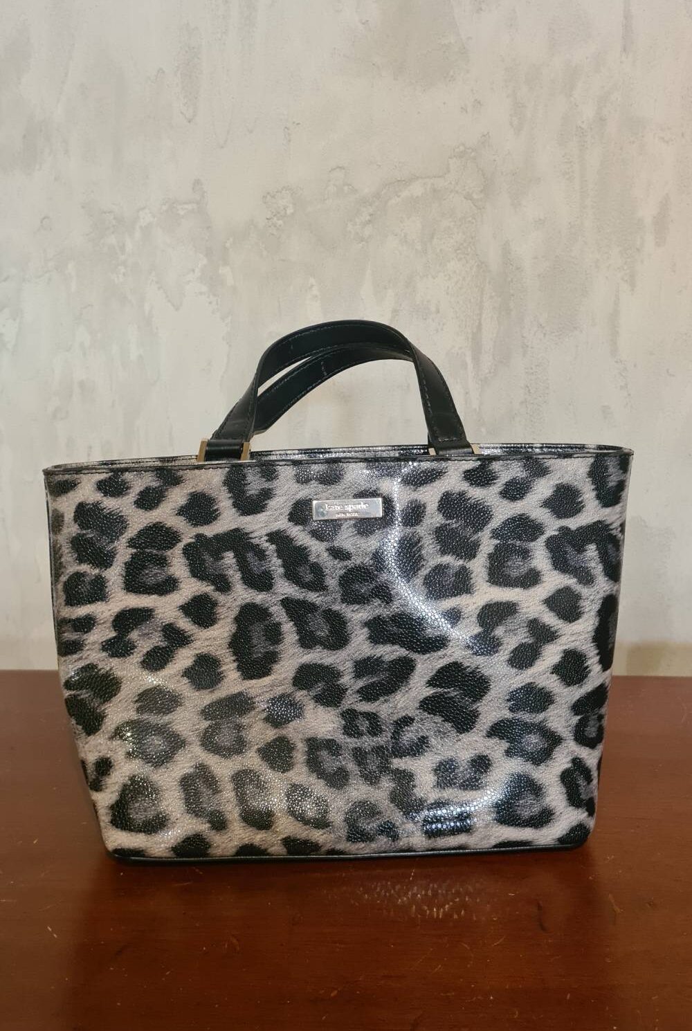 Cartera mediana animal print KATE SPADE