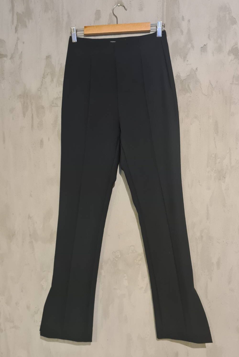 Pantalón negro cosido frontal ZARA Talla S