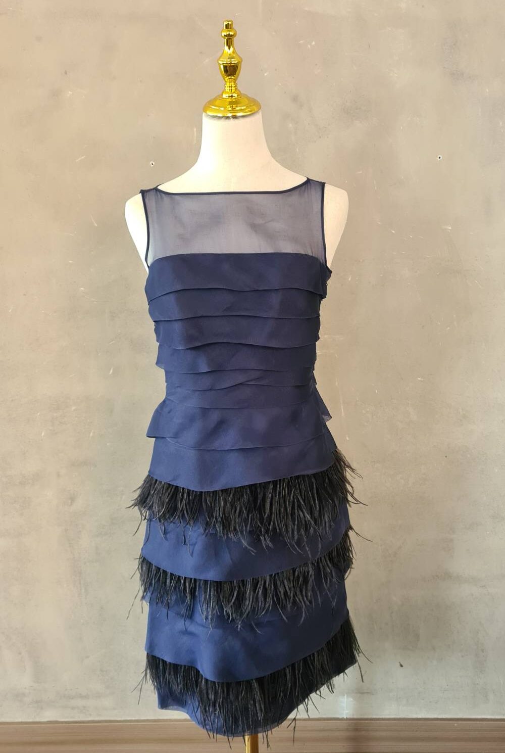 Vestido azul con plumas CAROLINA HERRERA Talla 2