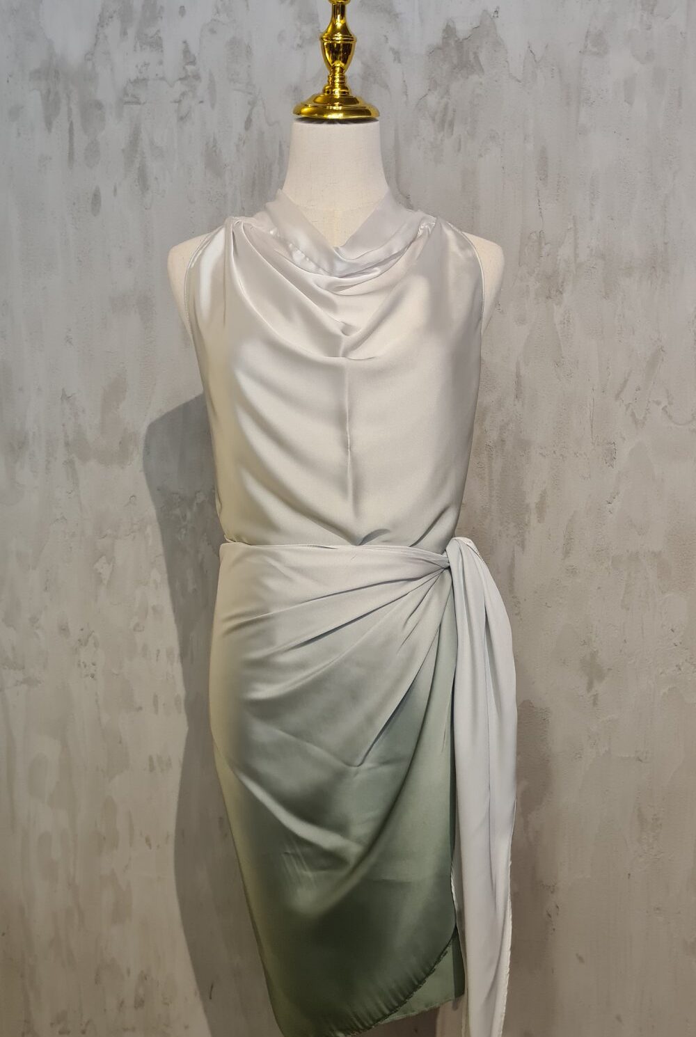 Vestido satín verde BAOBAB Talla M