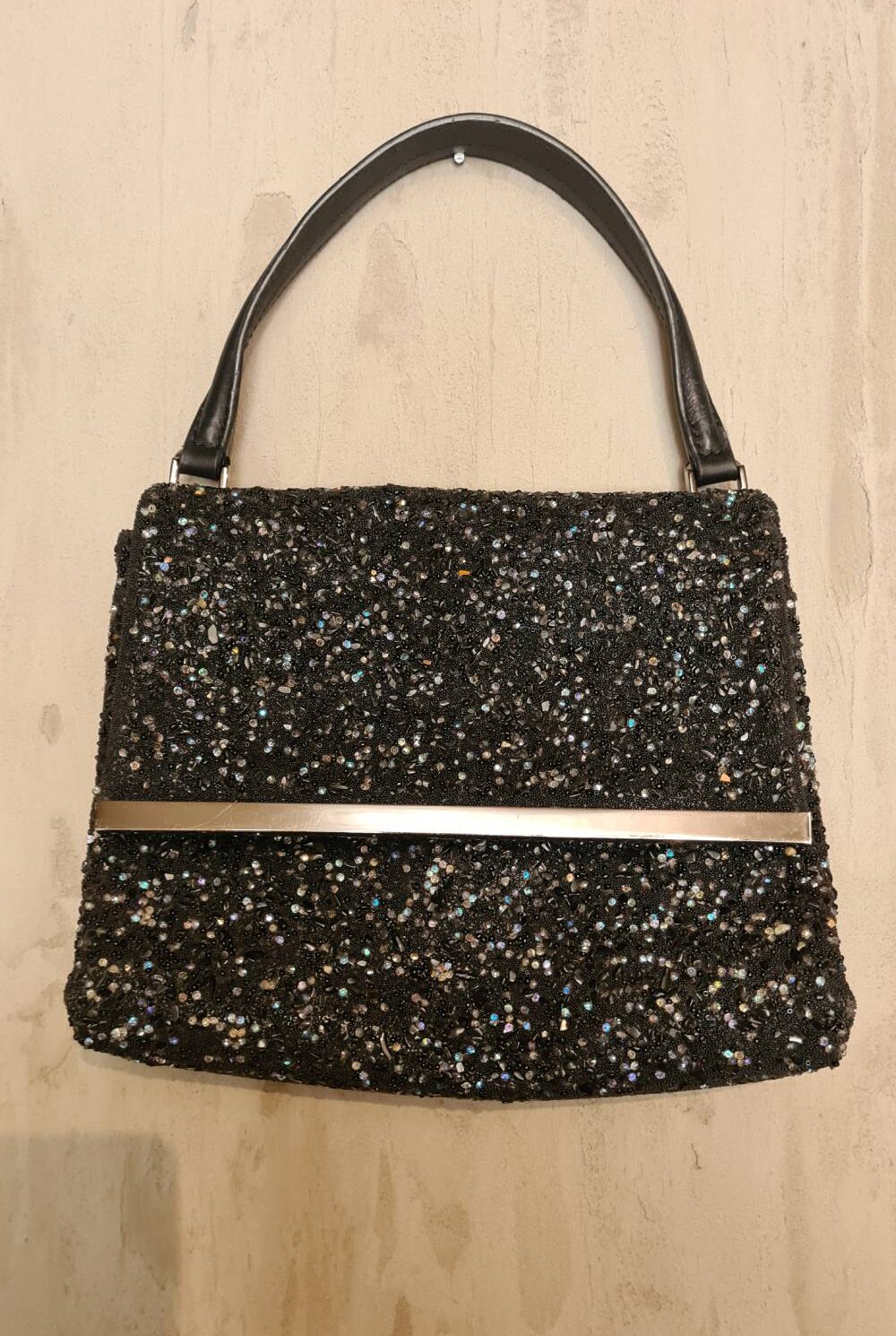 Cartera negra con piedras CAROLINA HERRERA
