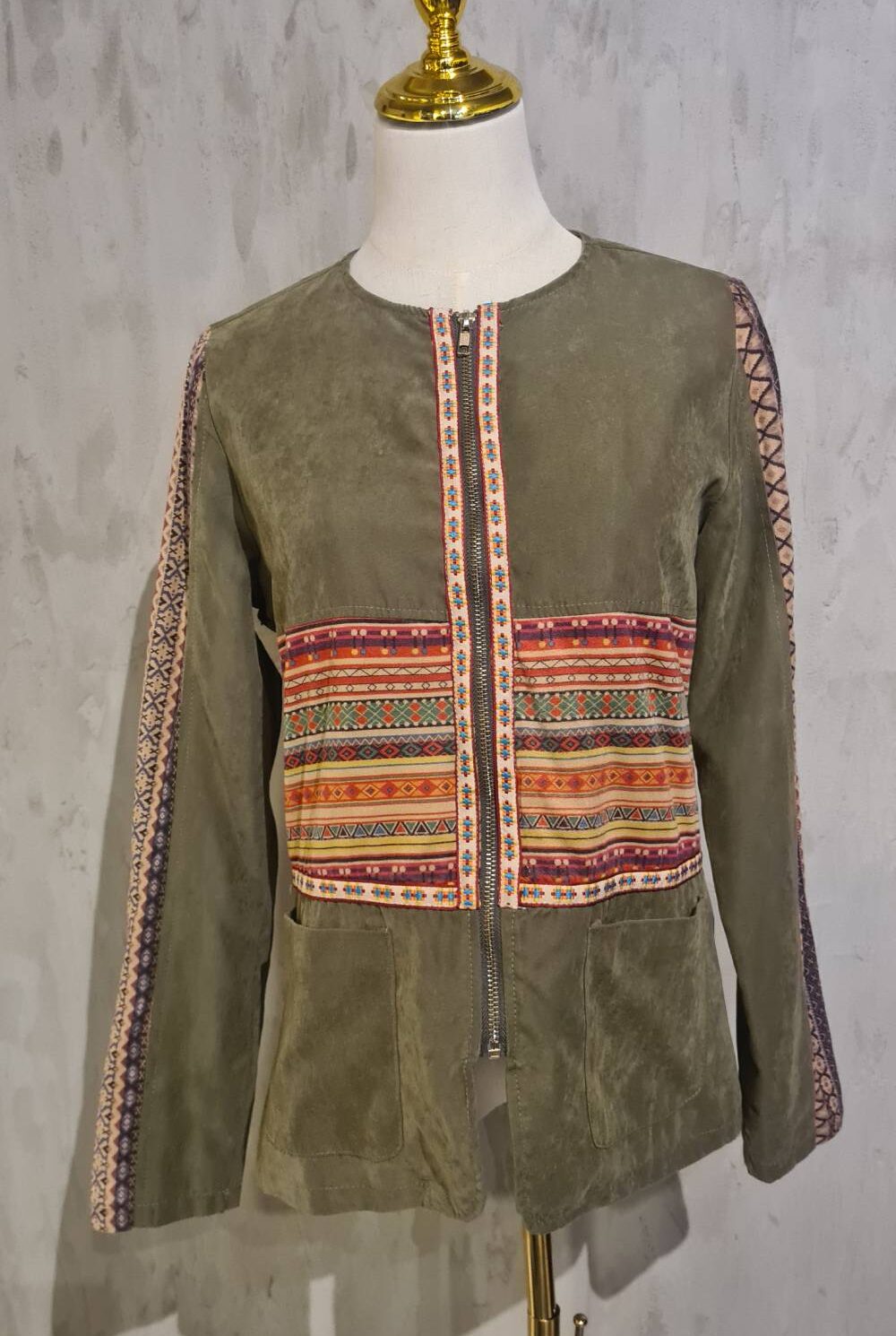 Chaqueta verde con grabado de colores MOSNOVA