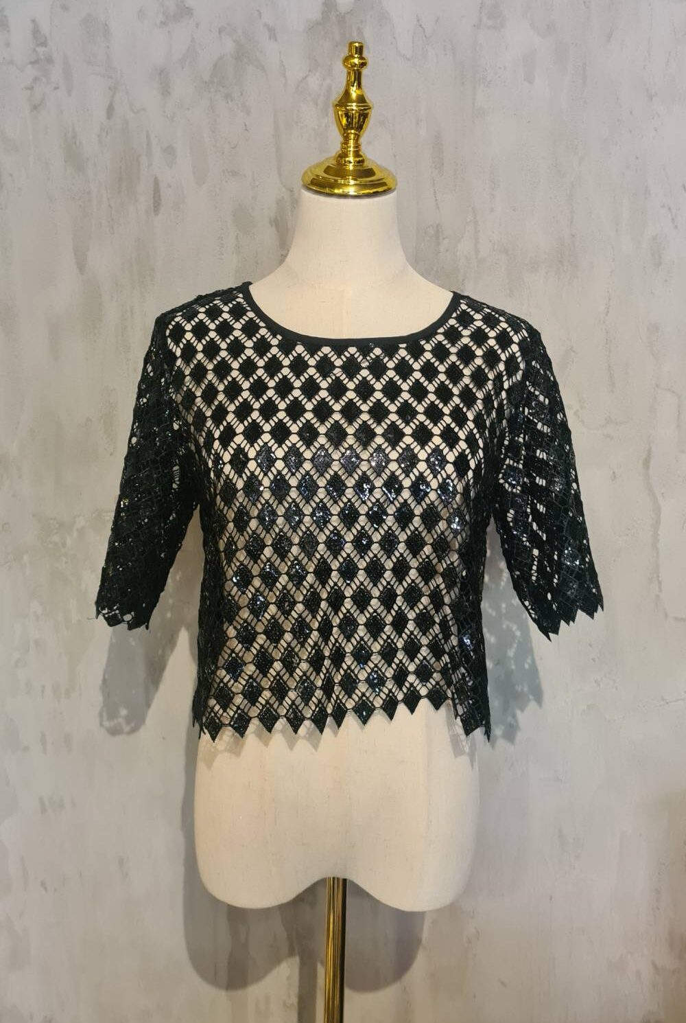 Top negro sintético con rombos GRACIA Talla M